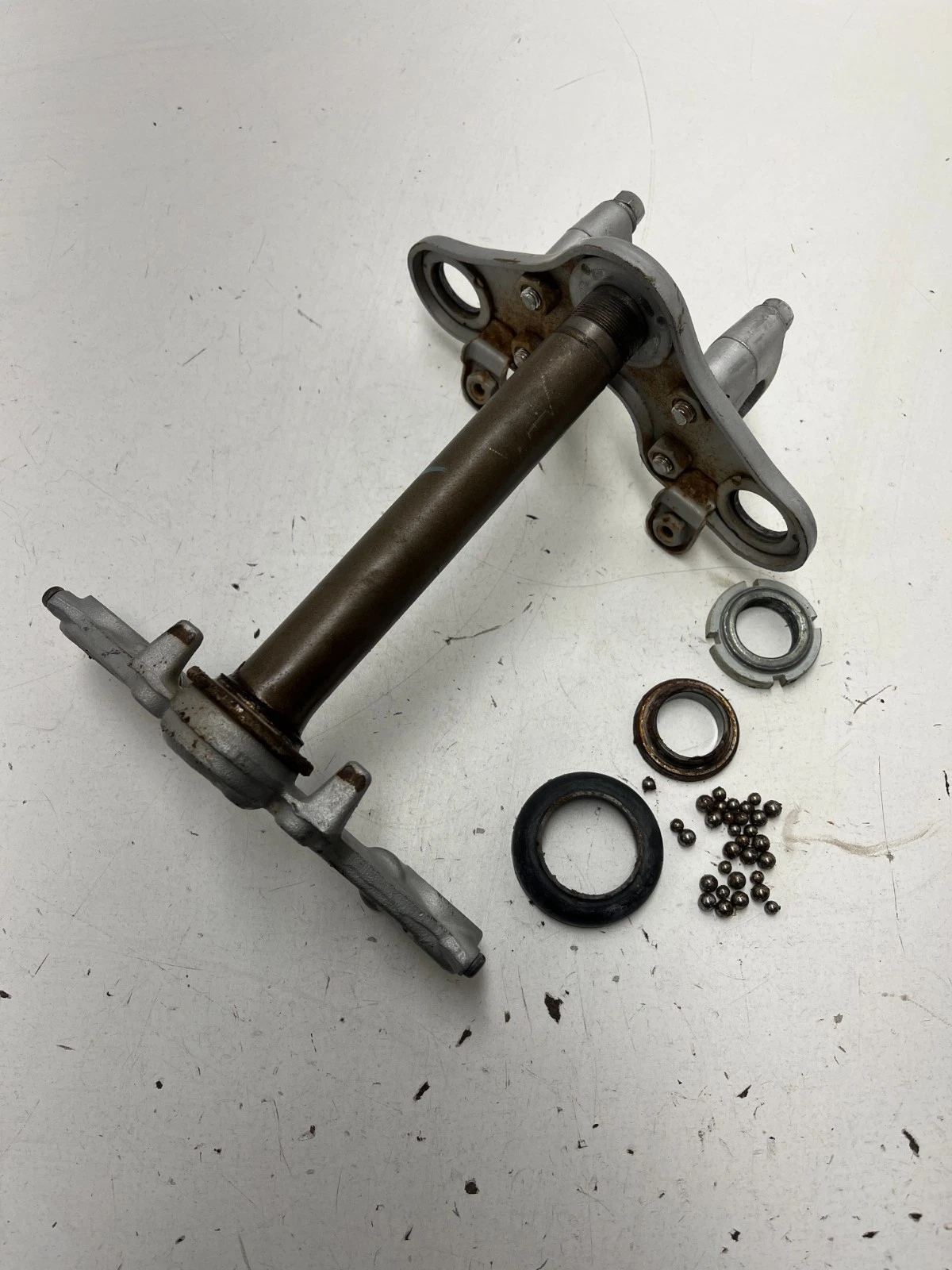 92 1992 Suzuki Ds 80 DS80 OEM GOOD Triple Clamps Tree Steering Post Bar