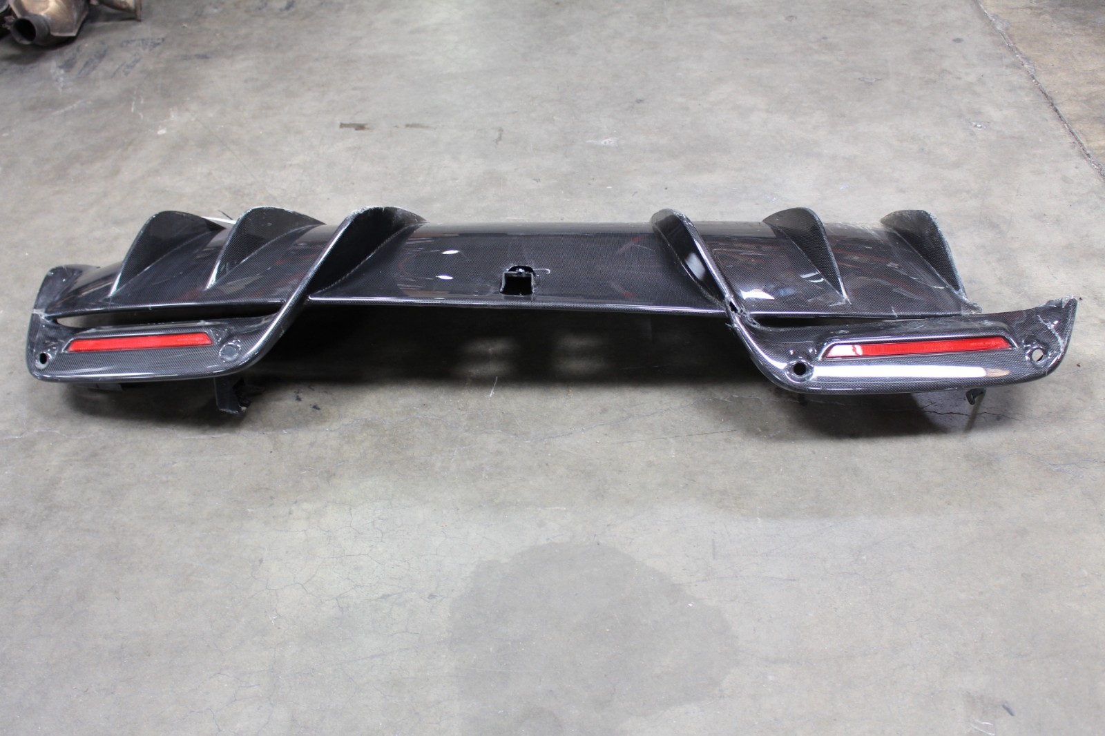 Ferrari 296 GTB, Carbon Fiber Rear Bumper Diffuser Dmg, Parts Only, Used, 887758