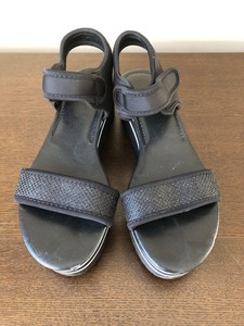 bershka black sandals