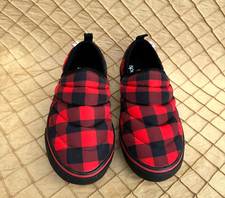 Sporto  Puffer Quilted Slip On Sneaker RED/BLACK CHECK  Size 5.5