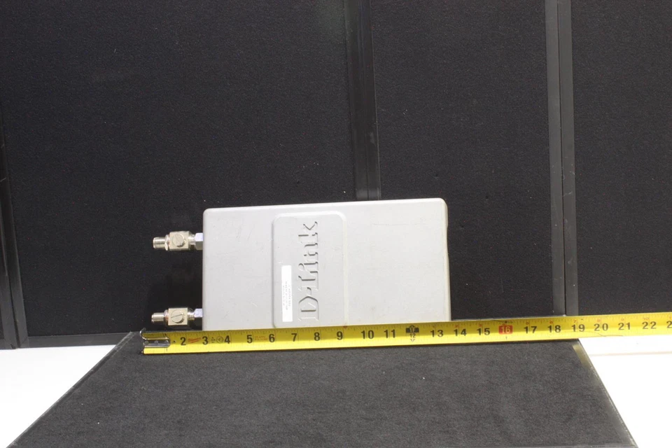 D-LINK DWL-2700AP 1-Port 10/100 Base Wireless Router sku 220392 - Image 3 of 4