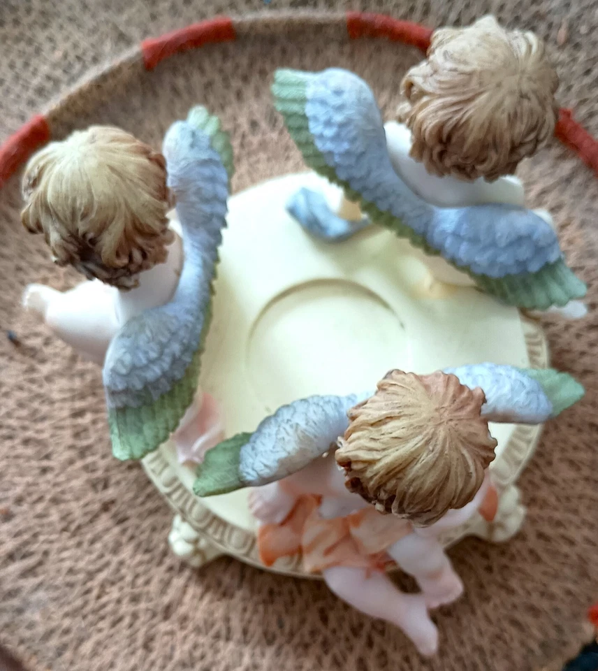 hermoso candelabro decorativo de cerámica con candelabro Angel Cupids Foto 3 de 4