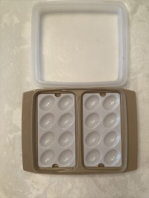 Vintage Tupperware Deviled Egg Keeper 723-2 Almond Beige Great For Parties