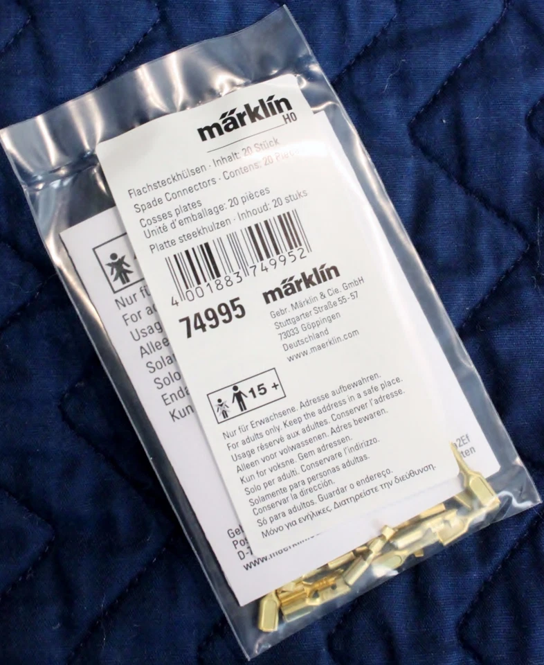 Marklin 74995, 20 C Track Flat Sleeve Spade Connectors, Use With Feeder Wires    - Image 2 of 3