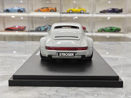 Modellino auto GT Spirit Porsche 911 STROTEK MEGA30 1:18 - Foto 13 di 14