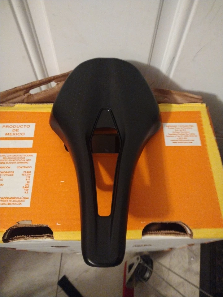 Седло FIZIK Tempo Argo R1 150 - 150 мм седло - черный углерод новый без коробки - Изображение 3 из 4