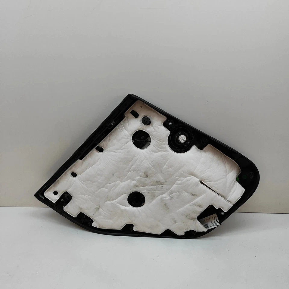 TESLA MODEL Y Türverkleidung hinten rechts 1697297-01-D Elektrizität 2021 305606 - Bild 4 von 4