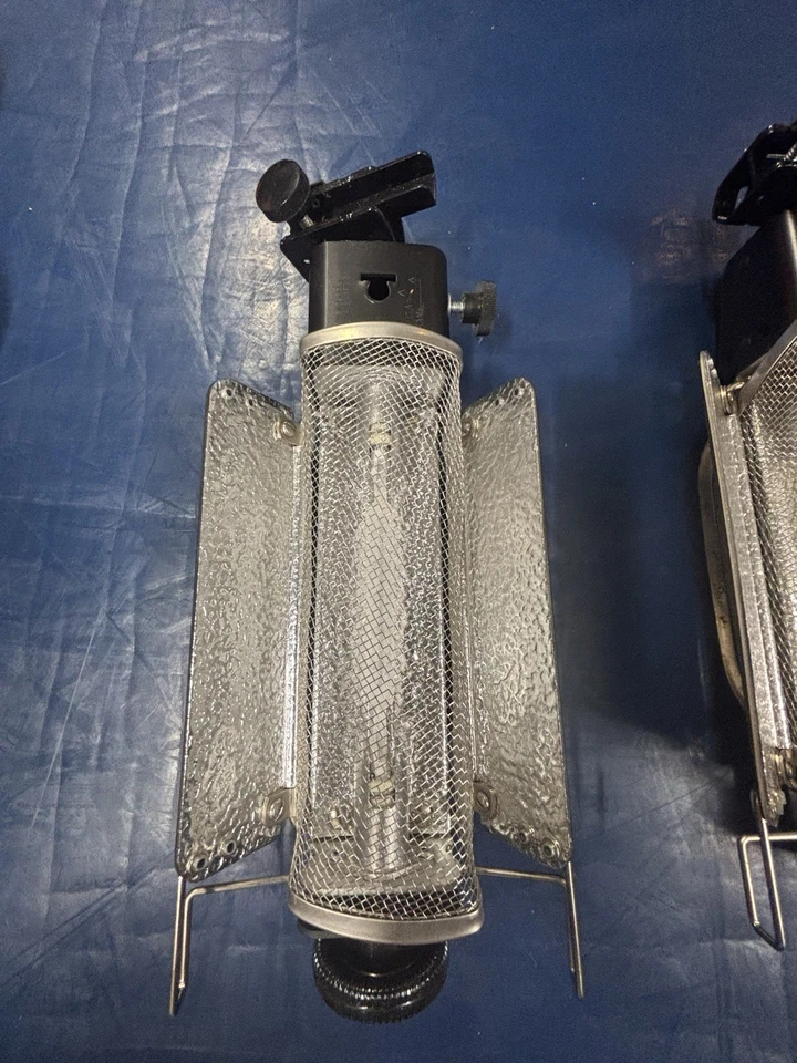 Профессиональный студийный комплект освещения для фотографии и пленки Lowel Tota Lights (пара) - Изображение 3 из 4