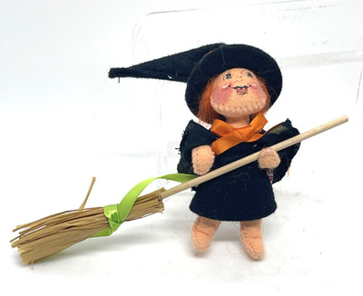Anna Lee Small Witch Doll Broom 96 Halloween Vintage 4''