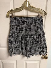 NWT Express High Waisted Scalloped Eyelet Lace Mini Skirt - Size 0 27x18