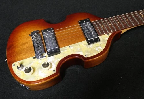Hofner HOF-HCT-SHVG-SB-P-0 Shorty TRAVEL SIZE  6 STRING Electric Violin Guitar