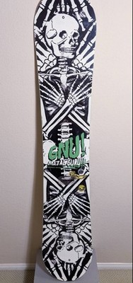 GNU Metal Guru 152 cm Snowboard EC2 BTX Magne-Traction Skeleton Graphic
