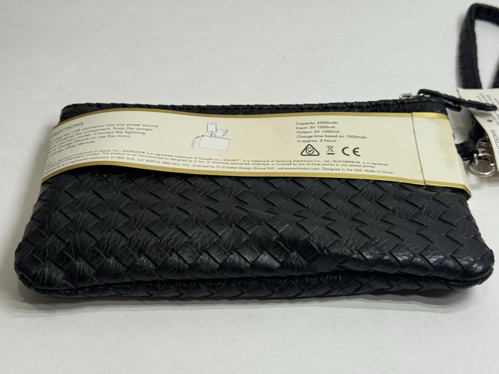 NWT Adrienne Vittadini Black Faux Leather Charging Wallet W/ RFID Protection