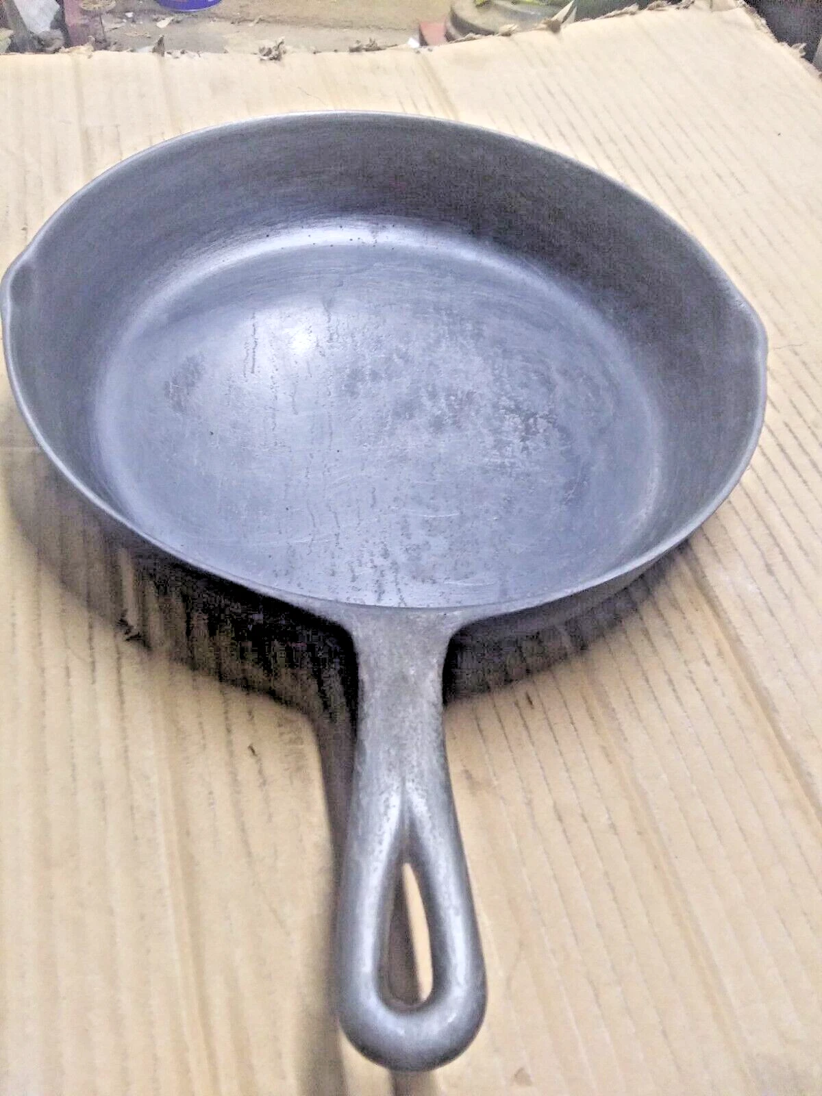 BSR Red Mountain Series ?? 8V Cast Iron Skillet