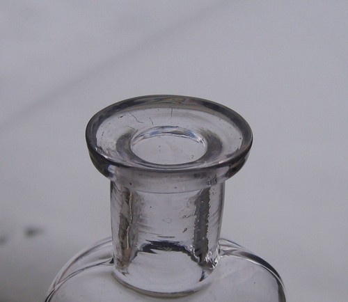 J. G. WELLS - PHILADELPHIA PENNSYLVANIA - 1 oz. DRUG STORE MEDICINE BOTTLE - Picture 5 of 6