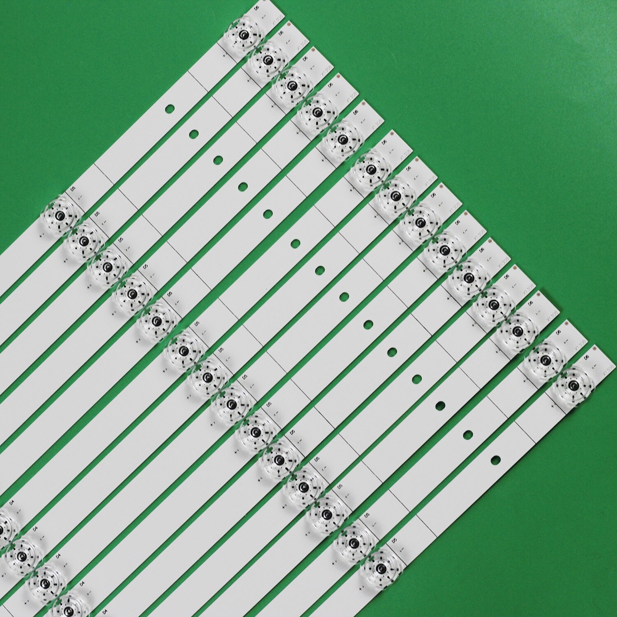 Strisce LED (14) Per Hisense 75 CRH-BX75S3U713030T14088BS 75R7E2 75R6E1 - Foto 12