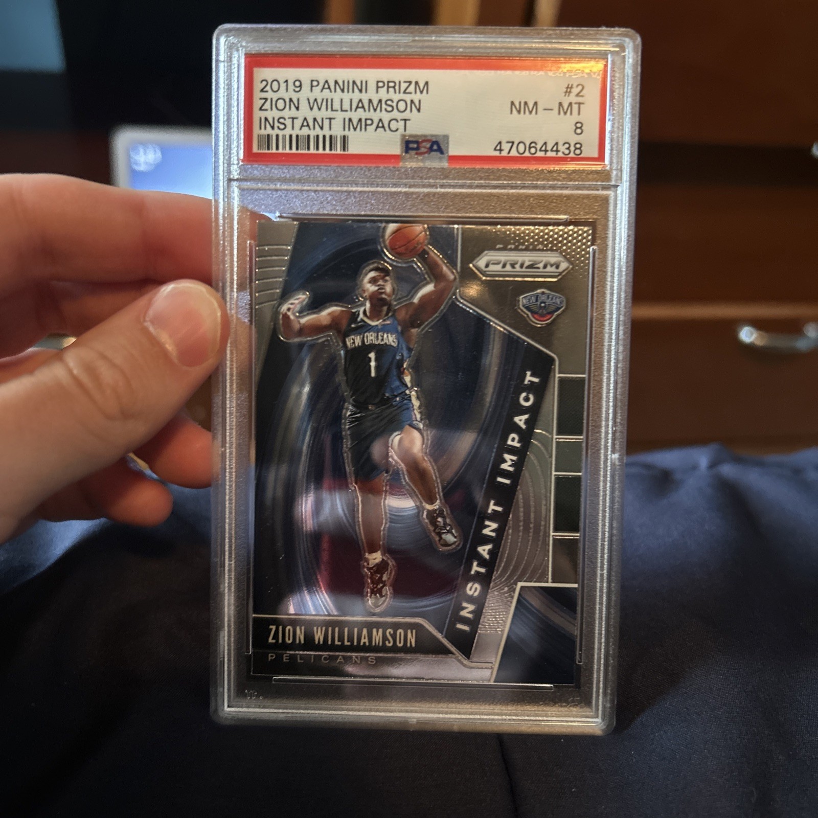 2019-20 Panini Prizm Instant Impact Zion Williamson #2 (RC) PSA 8