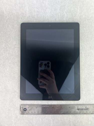 Apple iPad 2nd Generation 10.5 in - Silver - 2000's-early tech - Picture 3 of 4
