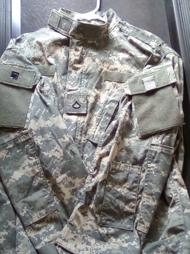 fatica militare uniforme mimetica urbana media nuova vecchia stock - Foto 5 di 18
