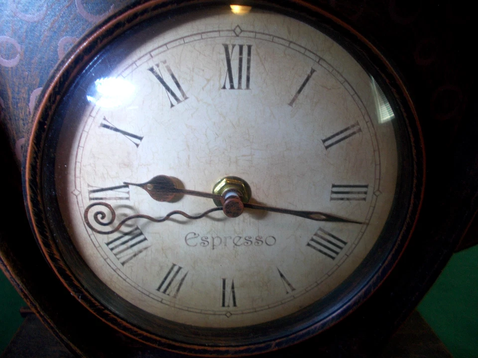 ESPRESSO COFFEE QUARTZ WALL/SHELF CLOCK KEEPS TIME! - Image 4 of 4