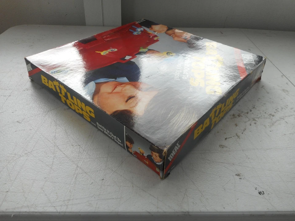 Ideal "Battling Tops" Game 1986 Ages 4+ 2-4 Players Nice Cond.  Missing 1 Top - Image 2 of 4