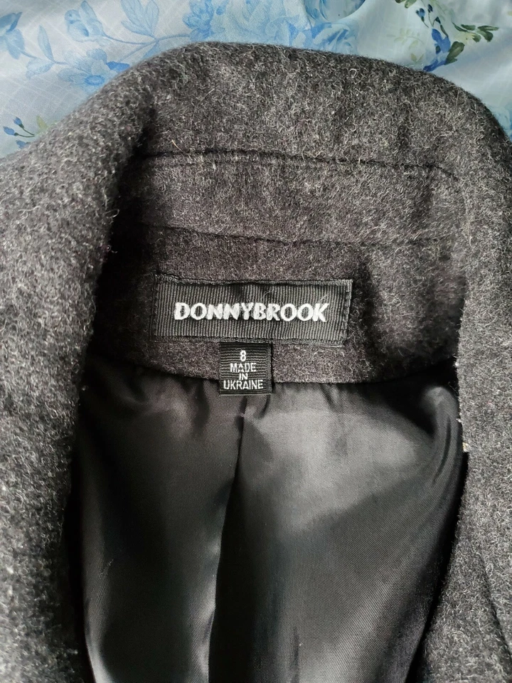 Hecho en Ucrania. Abrigo de lana gris vintage Donnybrook. MUY BUEN ESTADO USADO.Talla 8 Foto 3 de 4