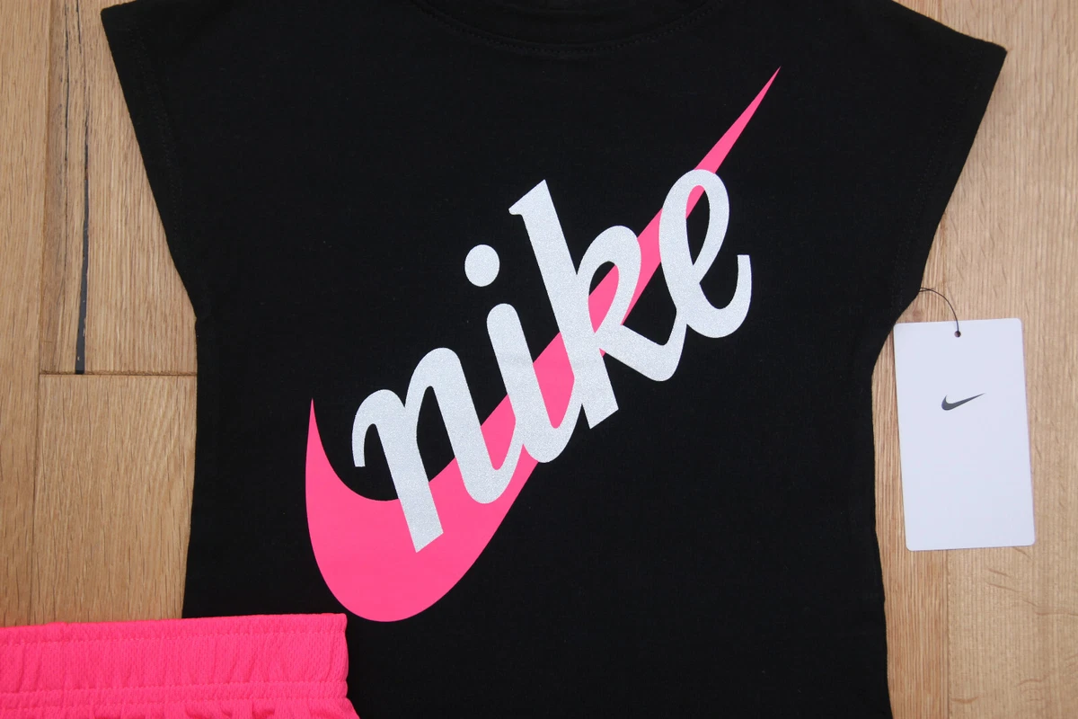 Nike shirt and shorts hotsell set women's
