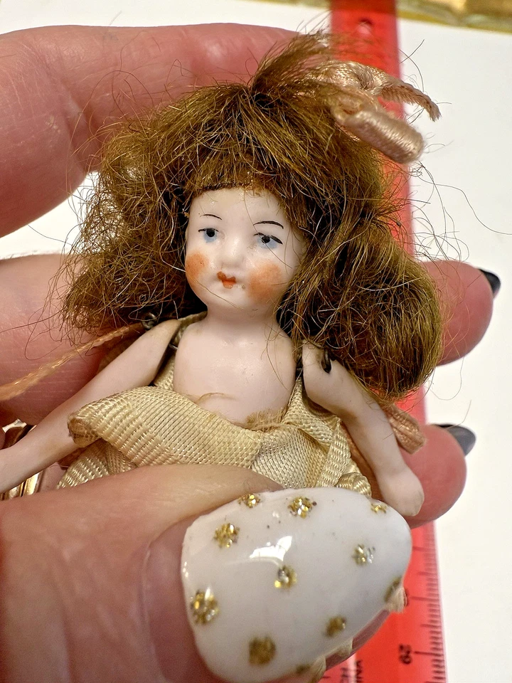 ANTIGUA PELUCA VINTAGE ANTIGUA VICTORIANA BISQUE CASA DE MUÑECAS MUÑECA NIÑA MIGNONETTE Foto 2 de 4