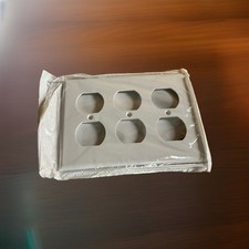 DUPLEX OUTLET PLUG RECEPTACLE PLASTIC WALL COVER PLATE 3 GANG WHITE