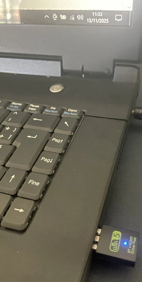 Fujitsu Siemens AMILO Li1705 con SSD, Windows 10 Pro RAM 2GB chiavetta Wi-Fi USB - Immagine 2 di 4