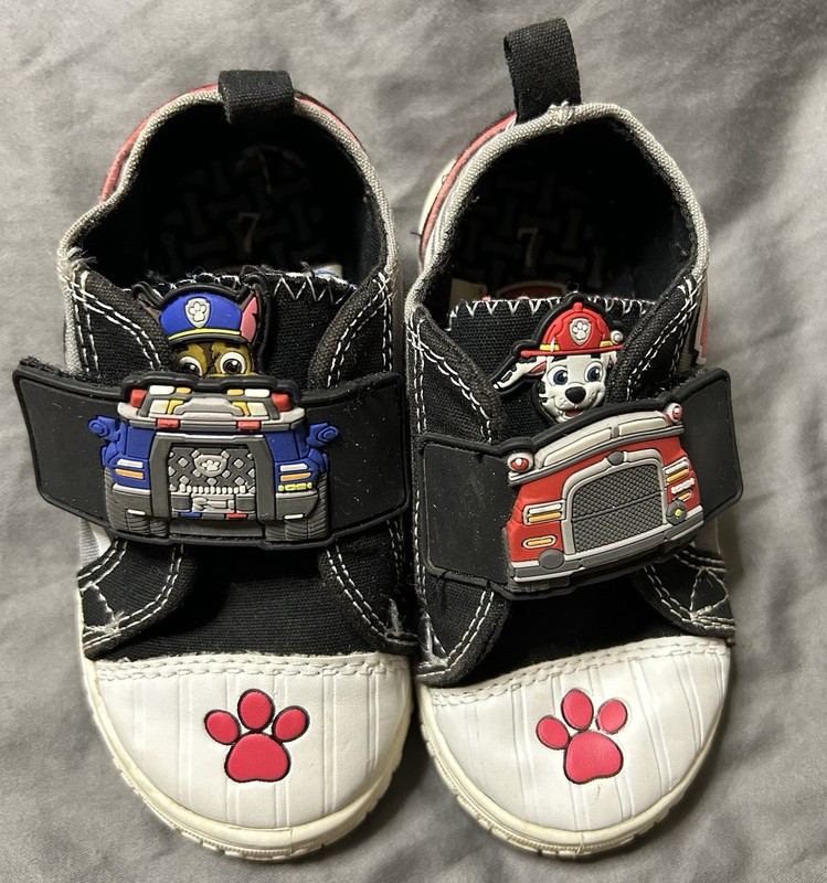 Toddler Tennis Shoes Size 7 / PAW PATROL / Great Condition/ Good Deal