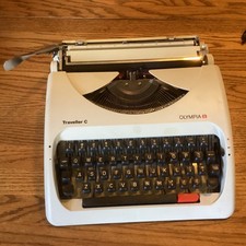 Vtg OLYMPIA TRAVELLER C Working Manual Typewr...