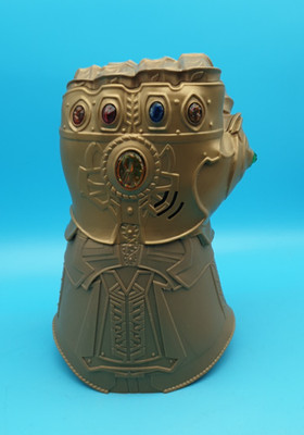 Thanos Infinity Gauntlet mit Licht und Sound Avengers Handschuh