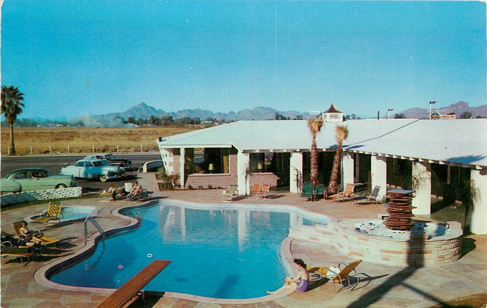 1950s Phoenix Arizona Desert Hills hotel Swimming Pool Postcard 24-11748