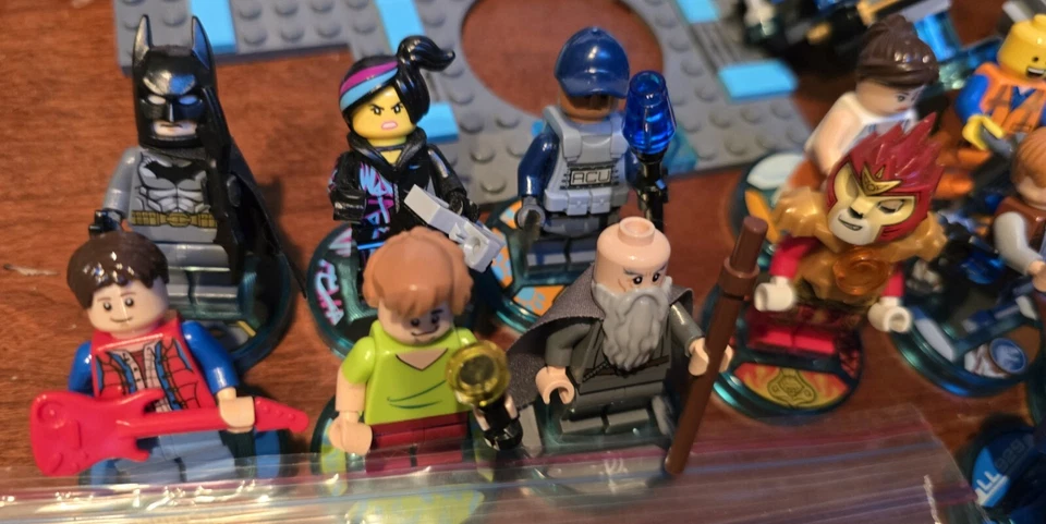 HUGE Lego Dimensions Minifigures Lot Of 30 Figures, Vehicles, Portal, Rare! - Image 3 of 4