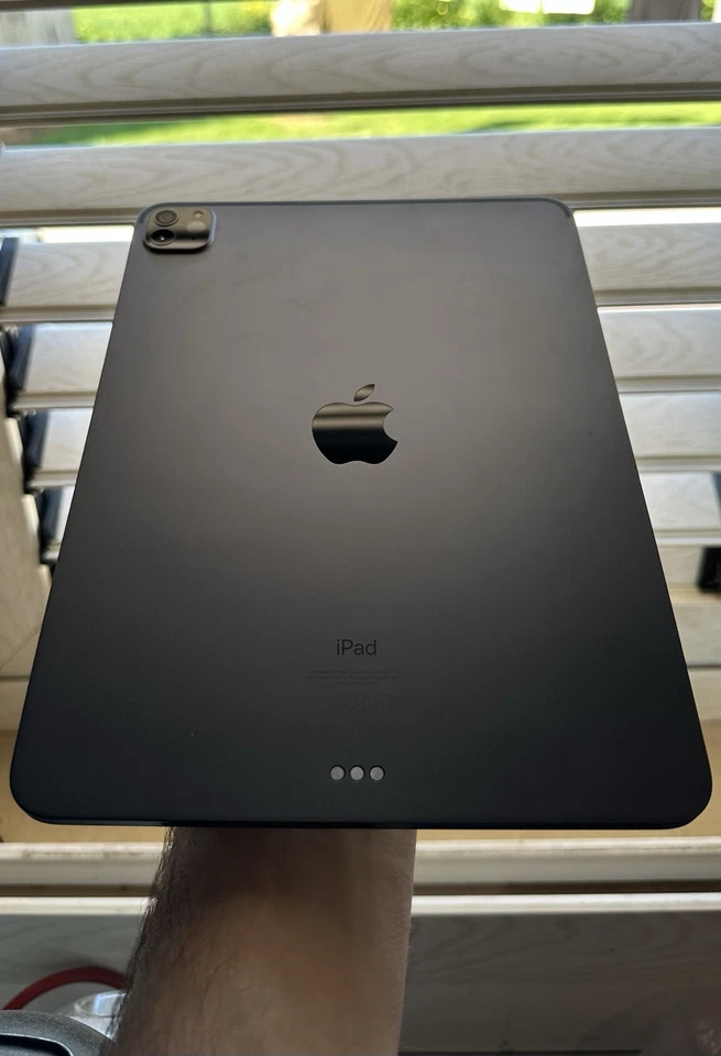 Apple iPad Pro 11-inch (3rd generation) · 128GB · Wi-Fi, foto 2 di 4