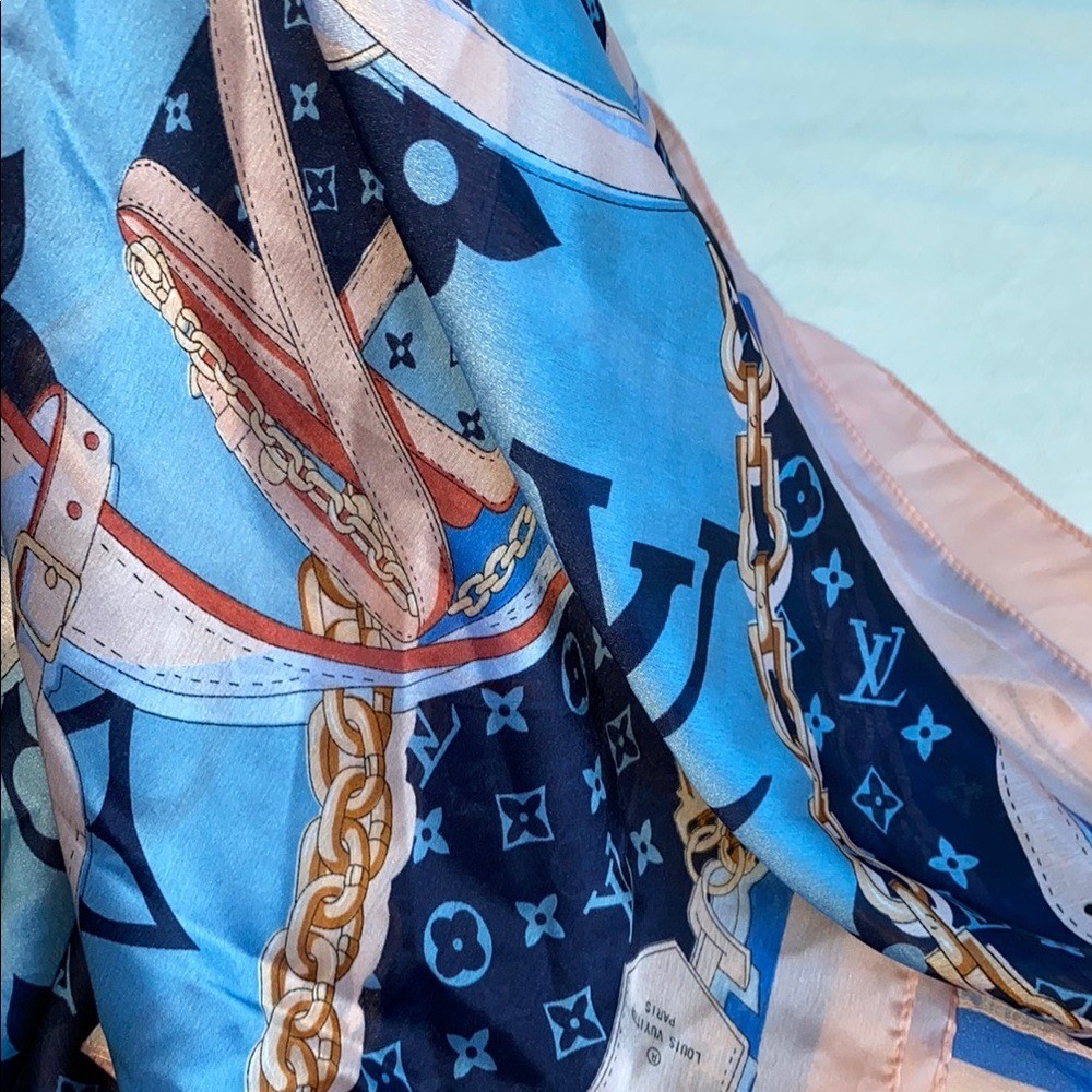 Louis Vuitton Blue and White Scarf | eBay