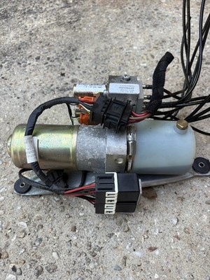 AUDI A4 S4 Convertible Roof Top Pump Hydraulic OEM 2003 - 2009 *