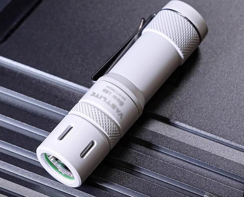 Mini EDC Flashlight 1800 Lumen 250 Meter 18350 Everyday Lightweight Torch - Picture 13 of 39
