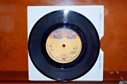 Kiss - Rocket Ride / Love Gun - U.K. Vinyl 7”  Casablanca - 1977 /G347