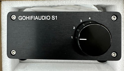 SOLUPEAK 4 to 1 RCA audio switch Stereo Signal Source Switcher Passive selector - Picture 2 of 5