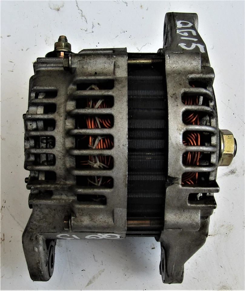 Alternador de cubierta de válvula de aluminio Nissan Almera N16 Motor QG15DE DOHC EFI usado Foto 2 de 4