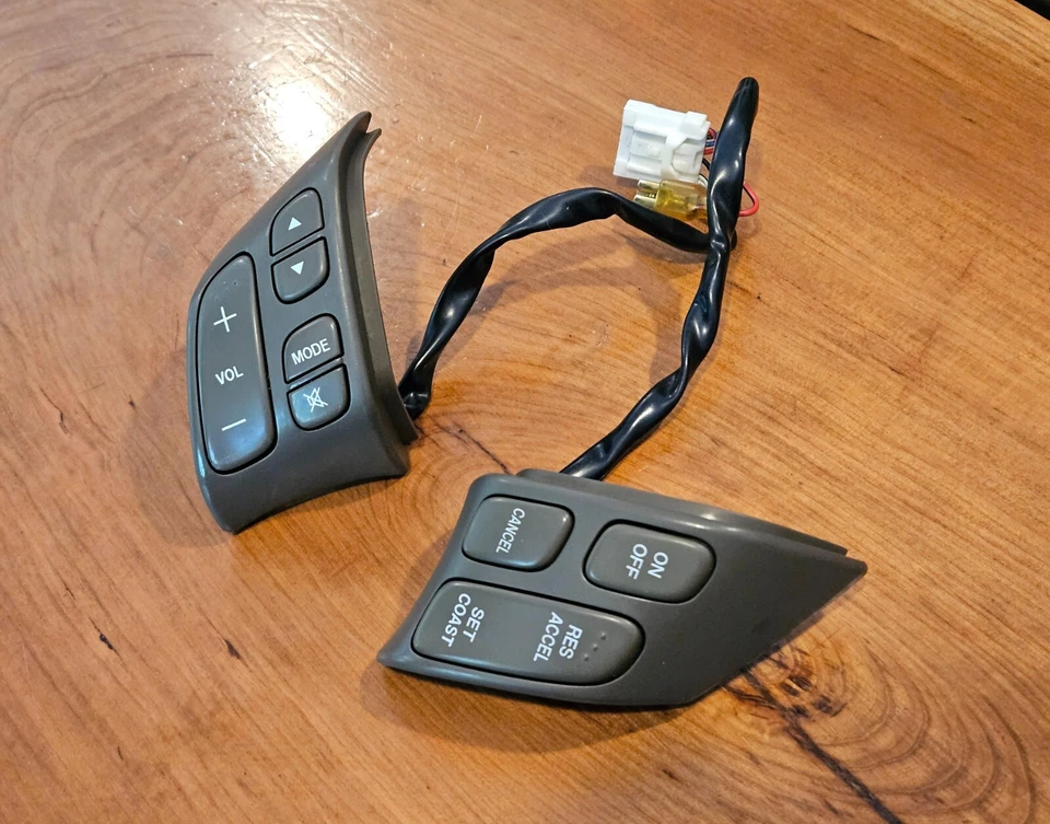 2003-2008 Mazda 6 OEM Steering Wheel Cruise / Audio Switch Set OEM - Image 3 of 4