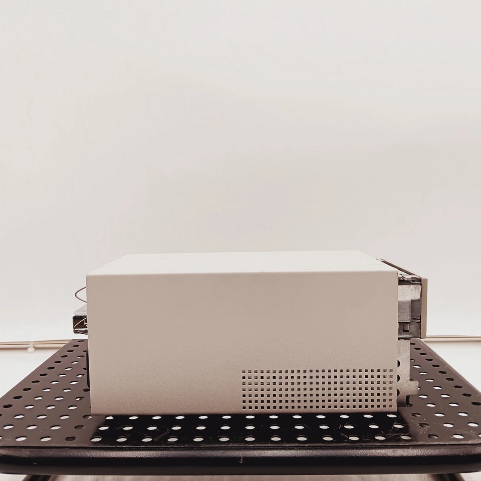 HP C1556D SURESTORE DAT24 EXTERNAL SCSI TAPE DRIVE - Image 3 of 4