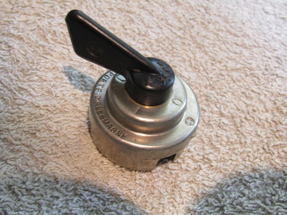 VINTAGE PRE WAR  BOSCH PANEL SWITCH FITS PRE WAR CARS - Image 2 of 4