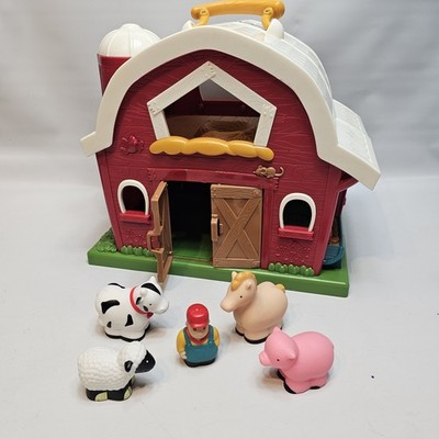 Battat Big Red Barn Animal Farm Playset for Toddlers Toy with 5 Figures EUC
