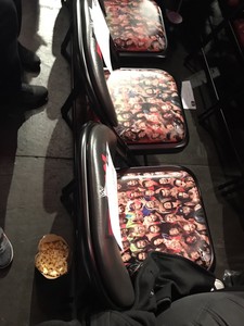 Details About Wwe Monday Night Raw 25th Anniversary Limited Edition Chair Barclays Center