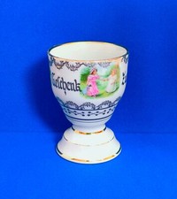 Alter PATENBECHER Kinderszene Puppe Kinder Blindekuh Patengeschenk Porzellan