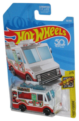 Hot Wheels Fast Foodie 2/5 (2017) White Quick Bite Toy Truck 93/365 - (Minor Wea