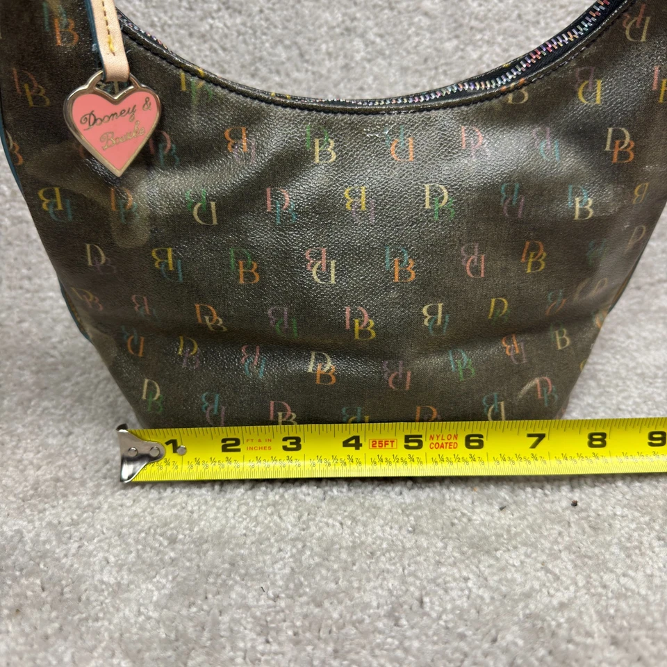 Винтажный Dooney & Bourke цветной DB монограмма маленькая сумка с короткими ручками сумочка с сердце подвеска - Изображение 3 из 4